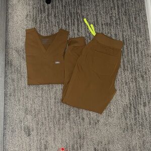 Figs Women's Tan  Set